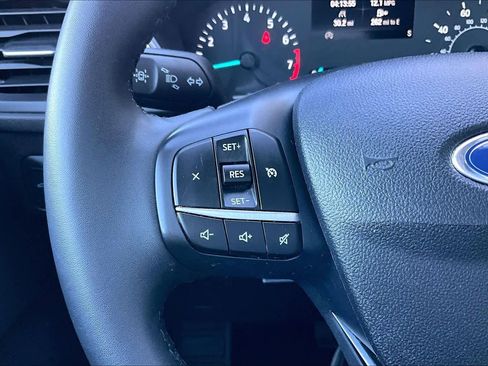 Used 2022 Ford Escape SE w/ SE Sport Appearance Package image 23