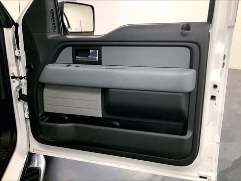 Used 2013 Ford F150 XLT w/ Luxury Equipment Group image 19