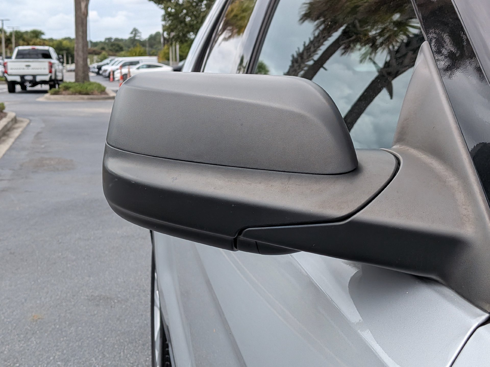 Used 2019 Ford Explorer XLT FWD image 12