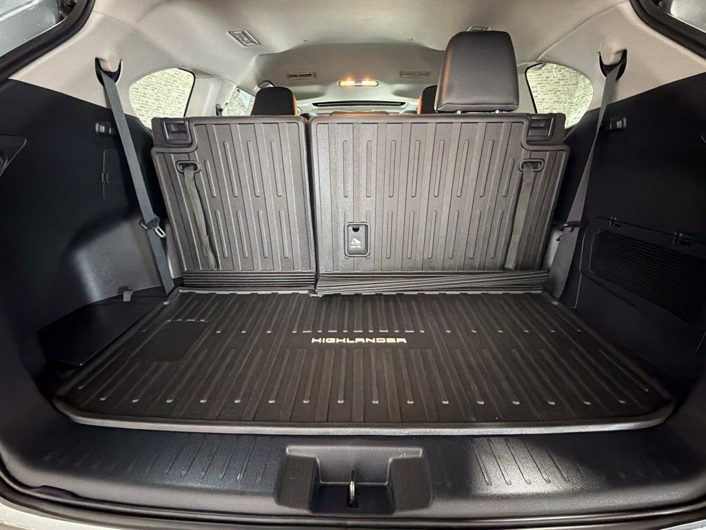 Used 2023 Toyota Highlander XLE FWD image 15