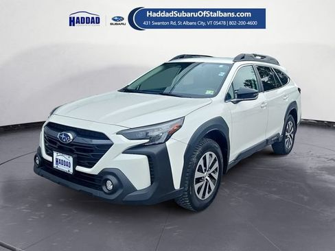 Used 2025 Subaru Outback Premium AWD/4WD image 1