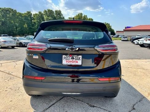 Used 2022 Chevrolet Bolt LT FWD image 7