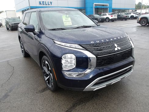 Used 2023 Mitsubishi Outlander SE AWD/4WD image 1