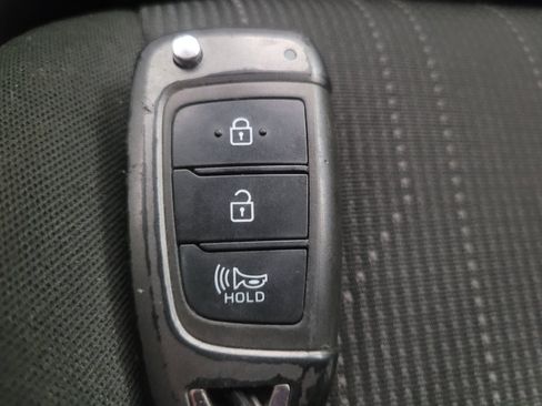 Used 2021 Hyundai Venue SE FWD image 32