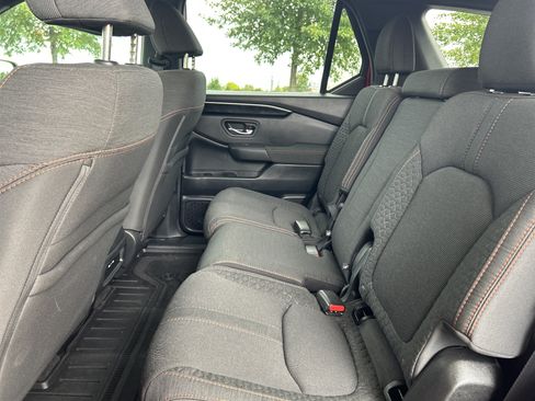Used 2025 Honda Pilot Sport image 26