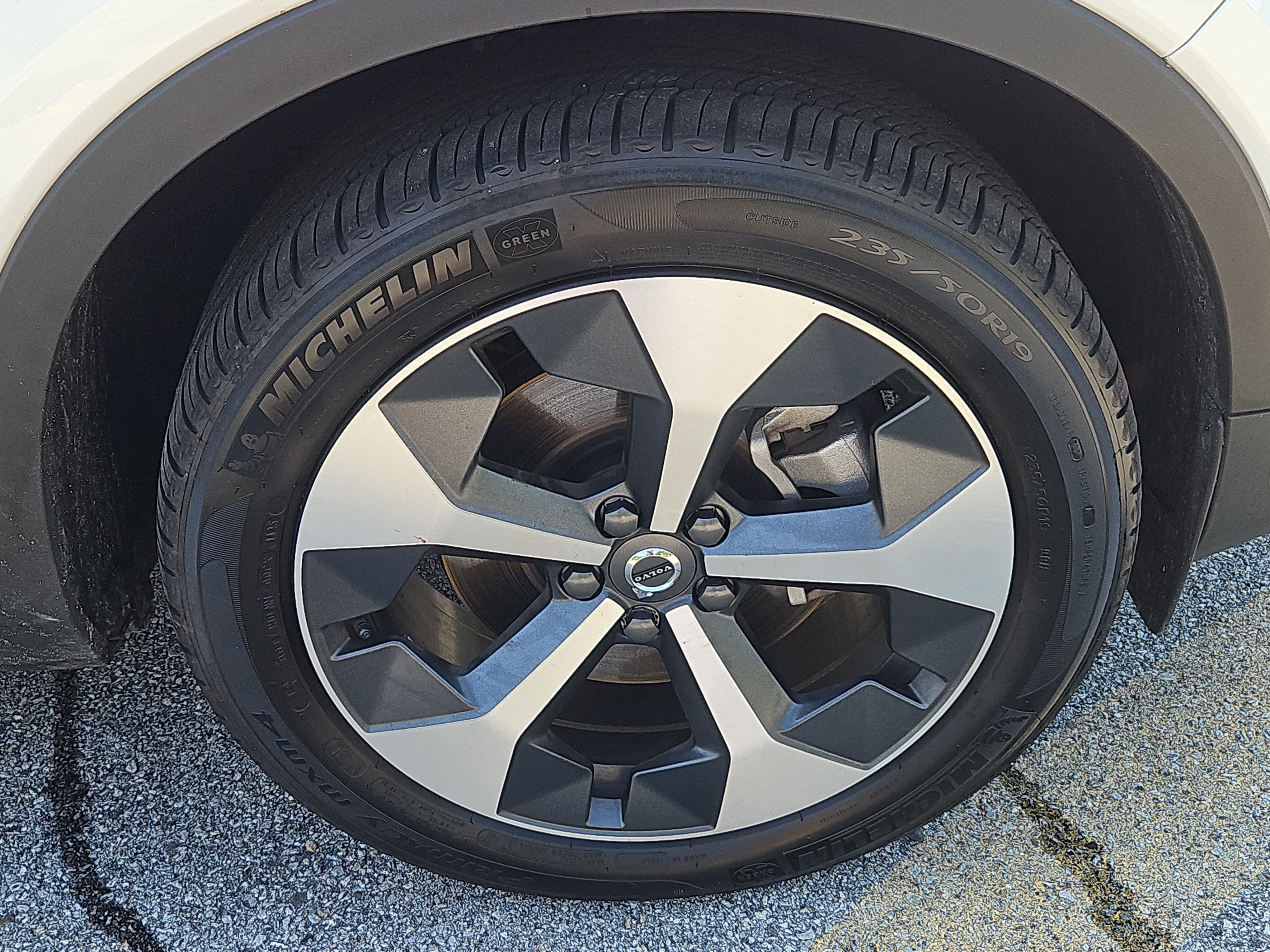 Used 2026 Volvo XC40 B5 Plus w/ Protection Package Premier AWD/4WD image 31