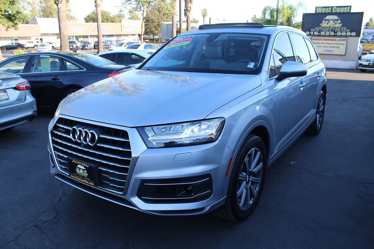 Used 2017 Audi Q7 3.0T Premium Plus w/ Premium Plus Package AWD/4WD image 4