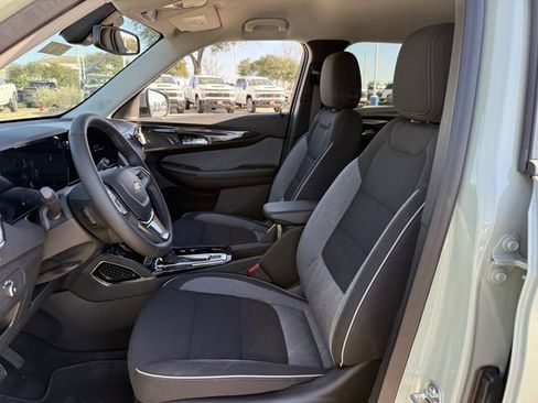 New 2026 Chevrolet TrailBlazer LT w/ Convenience Package image 25