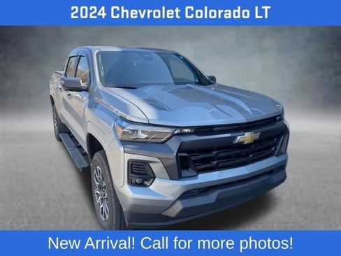 Used 2024 Chevrolet Colorado LT w/ LT Convenience Package III image 4