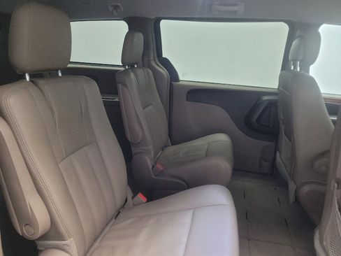 Used 2016 Chrysler Town & Country LX FWD image 19
