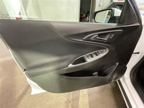 Used 2024 Chevrolet Malibu LS w/ Driver Confidence Package image 9