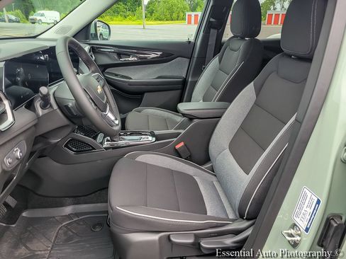 New 2026 Chevrolet TrailBlazer LT w/ LT Cold Weather Package AWD/4WD image 8