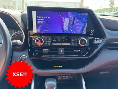 Used 2023 Toyota Highlander XSE image 17