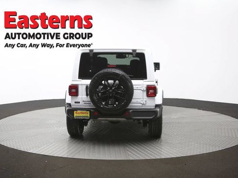 Used 2025 Jeep Wrangler Unlimited Sahara AWD/4WD image 38