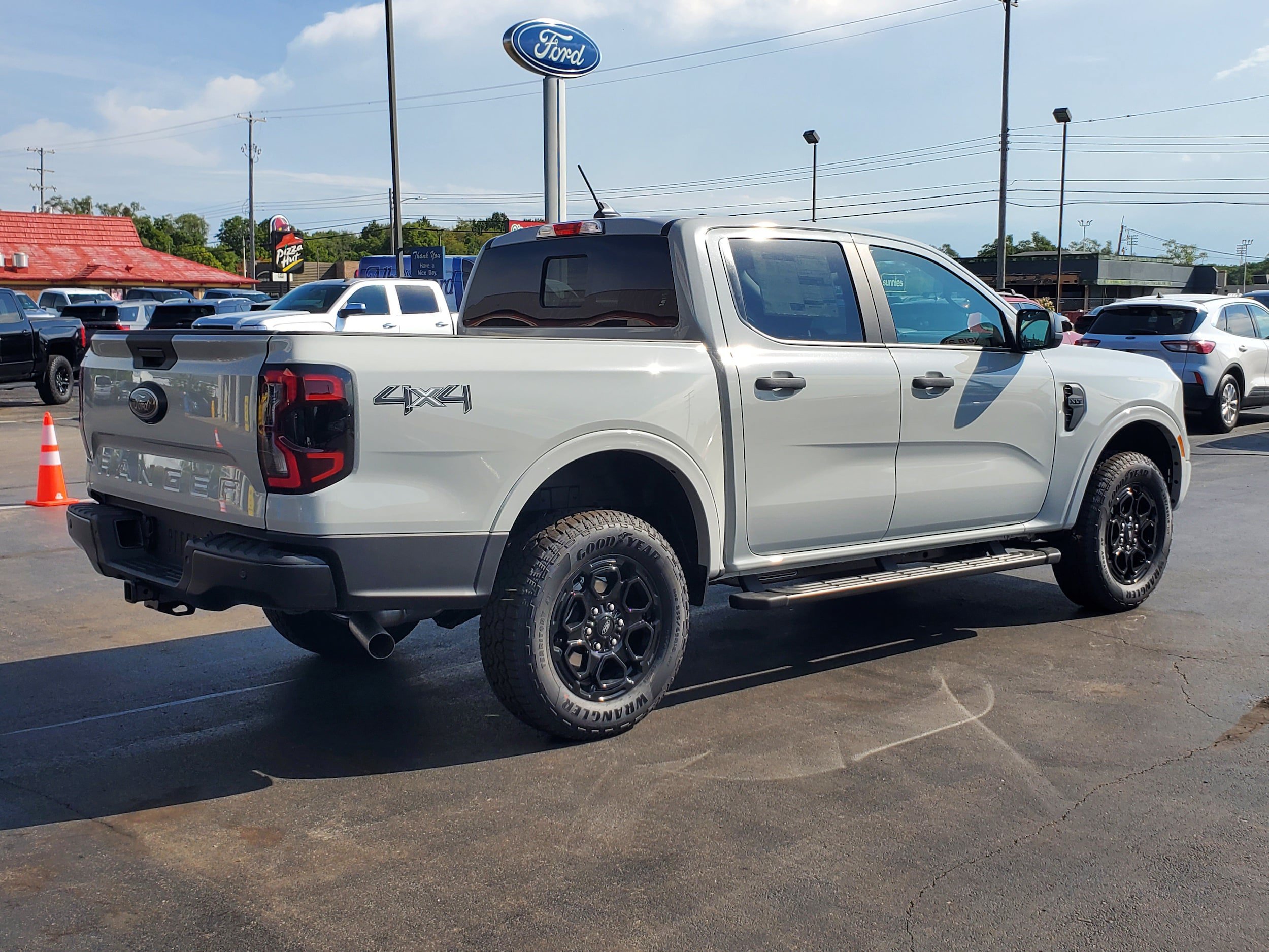 New 2026 Ford Ranger XLT w/ Equipment Group 301A High AWD/4WD image 4