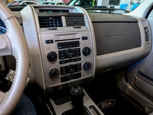 Used 2010 Ford Escape XLT AWD/4WD image 28