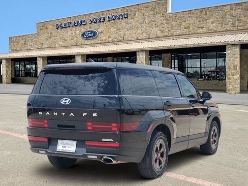 Used 2025 Hyundai Santa Fe SE FWD image 5