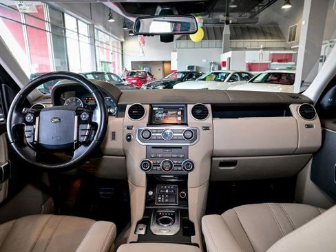 Used 2016 Land Rover LR4 HSE Silver Edition image 25