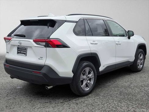 Used 2025 Toyota RAV4 LE AWD/4WD image 3