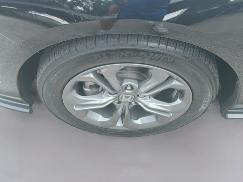 Certified 2024 Honda Accord EX image 35