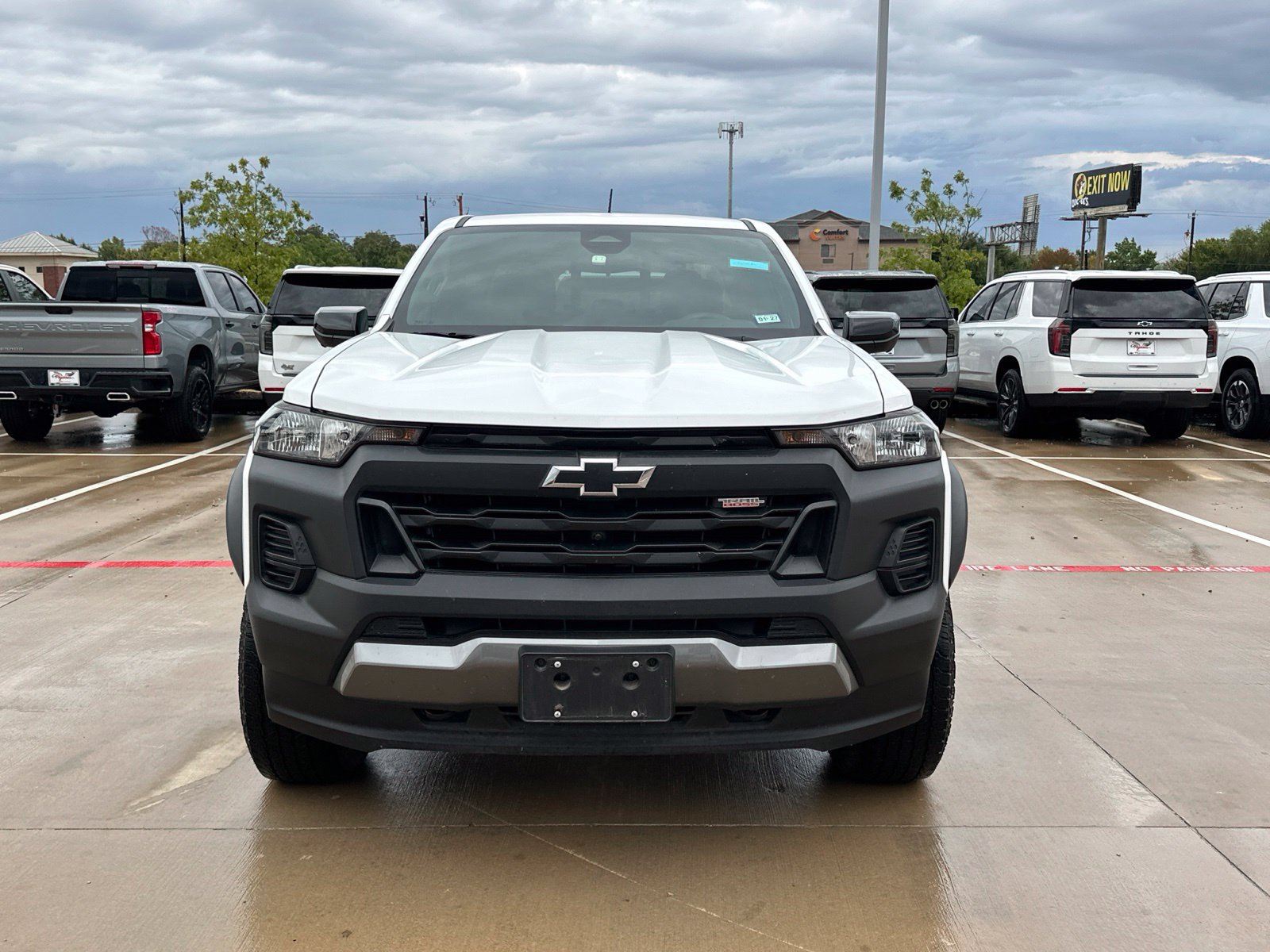 Certified 2024 Chevrolet Colorado Trail Boss w/ Technology Package AWD/4WD image 9