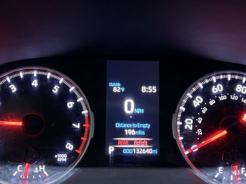 Used 2021 Toyota RAV4 LE AWD/4WD image 19
