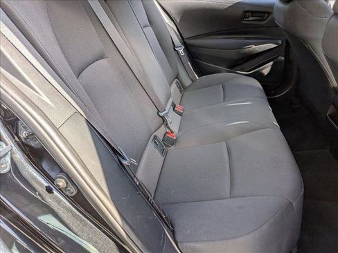 Used 2022 Toyota Corolla LE image 19