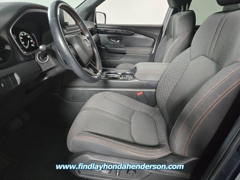 Certified 2025 Honda Pilot Sport image 14