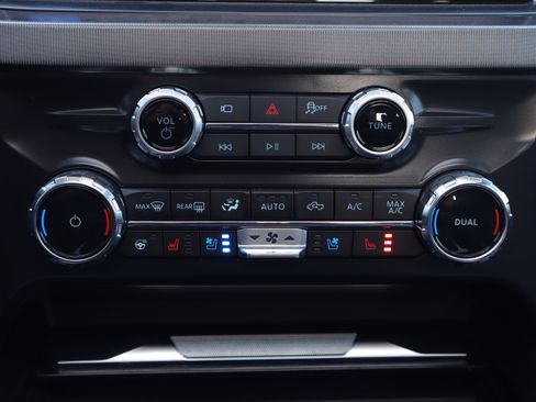 Used 2025 Ford F450 Platinum image 15