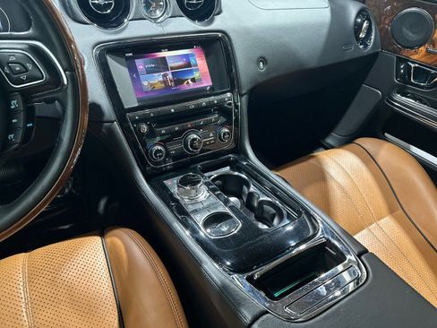 Used 2016 Jaguar XJ R-Sport RWD image 4