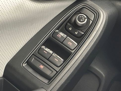 Used 2019 Subaru Crosstrek 2.0i Limited w/ Moonroof Package w/Navigation image 35