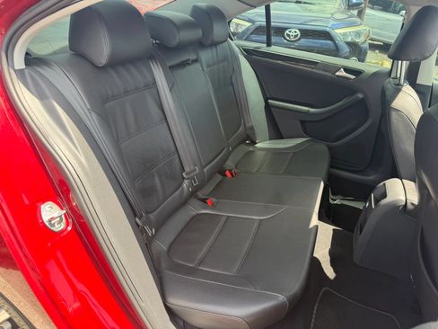Used 2016 Volkswagen Jetta SEL FWD image 13