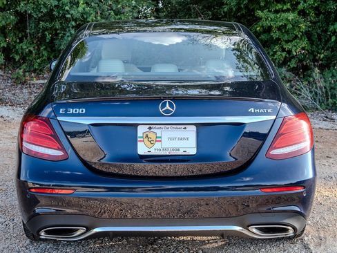 Used 2019 Mercedes-Benz E 300 4MATIC w/ Driver Assistance Package image 4