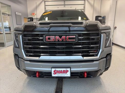 Used 2024 GMC Sierra 2500 AT4 image 4