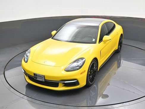 Used 2018 Porsche Panamera 4 image 20