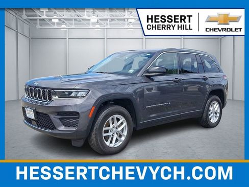 Used 2024 Jeep Grand Cherokee Laredo X AWD/4WD image 1