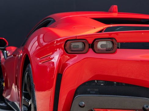 Used 2021 Ferrari SF90 Stradale AWD/4WD image 14
