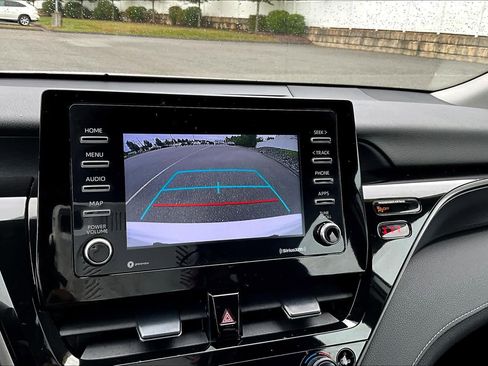 Used 2023 Toyota Camry SE image 19