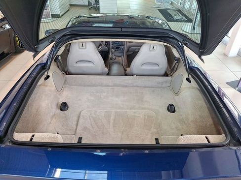 Used 2004 Chevrolet Corvette Coupe w/ Preferred Equipment Group RWD image 13