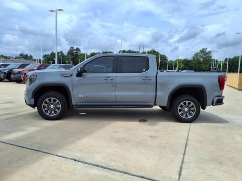 Used 2024 GMC Sierra 1500 AT4 w/ Technology Package AWD/4WD image 8