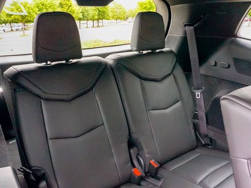 Certified 2025 Cadillac XT6 Luxury FWD image 16