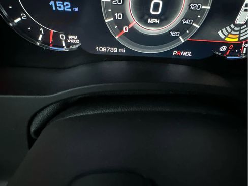 Used 2017 Cadillac Escalade Luxury image 10