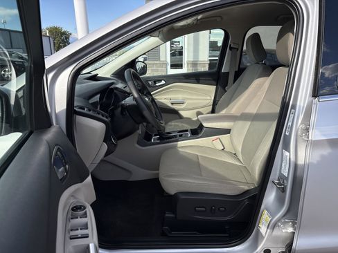 Used 2018 Ford Escape SE image 30
