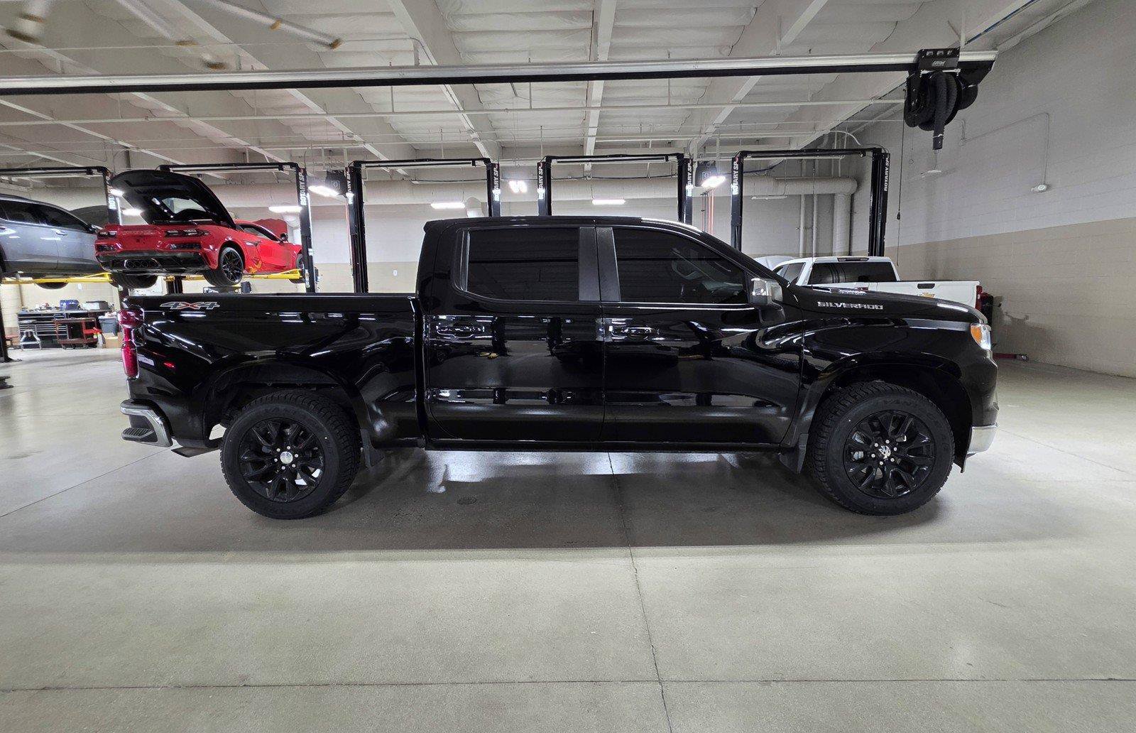 Used 2025 Chevrolet Silverado 1500 LT AWD/4WD image 8