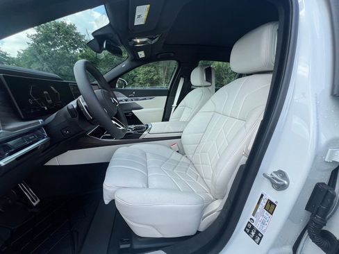 Certified 2024 BMW 760i xDrive 760i xDrive w/ Autobahn Package image 11