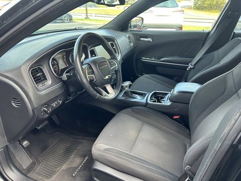 Used 2015 Dodge Charger SXT image 9