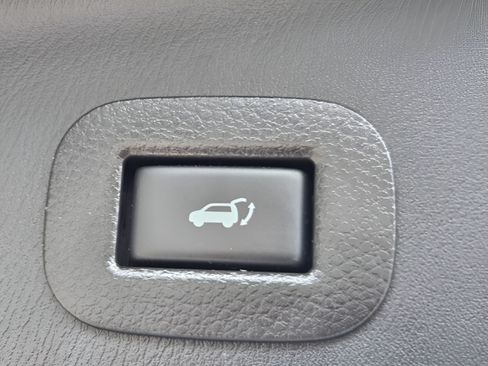 Used 2017 INFINITI QX80 2WD w/ Deluxe Technology Package image 34