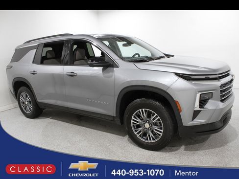 Certified 2024 Chevrolet Traverse LT w/ LPO, Floor Liner Package image 1