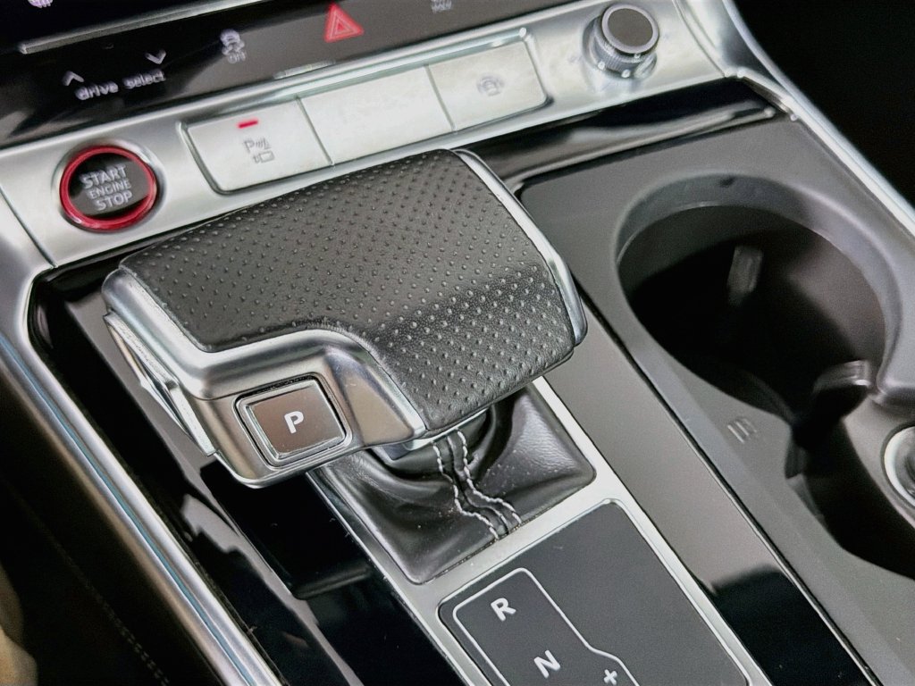 Used 2021 Audi RS 6 w/ Carbon Optic Package AWD/4WD image 17