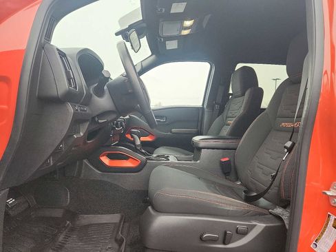 Used 2025 Nissan Frontier PRO-4X image 13